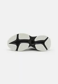 Steve Madden Master - Baskets Montantes - Black 10 Steve Madden Master - Baskets Montantes - Black -Steve Madden Boutique 0275dd1dc2534c7fadefc6e369d3c5b4 scaled