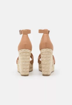 Steve Madden Sivian - Sandales À Talons Hauts - Camel -Steve Madden Boutique 21a0cf95d6b84ea787fb70335d9f0ec5 scaled
