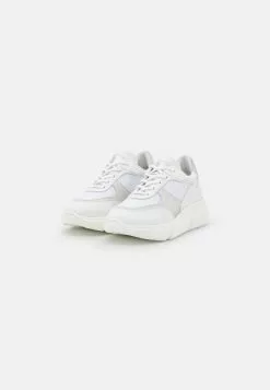 Steve Madden Many - Baskets Basses - White 8 Steve Madden Many - Baskets Basses - White -Steve Madden Boutique 35e19f4f97b14d8fb7b4af8738296515 scaled