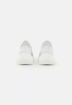 Steve Madden Many - Baskets Basses - White 9 Steve Madden Many - Baskets Basses - White -Steve Madden Boutique 58114e7d26a1479f94f55ba84e842a1d scaled