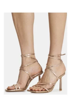 Steve Madden Sandales à Talons Hauts -Steve Madden Boutique 823e2d924ceaa1757176bfc364f5bfa5