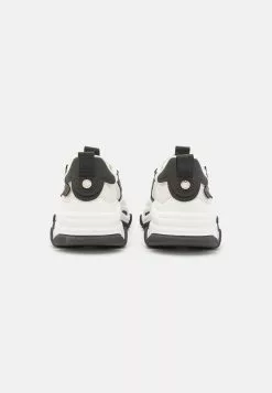 Steve Madden Possession - Baskets Basses - Black/White -Steve Madden Boutique 8e5326ec02c14094bad0ac2e95c33110 scaled