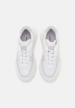 Steve Madden Many - Baskets Basses - White 11 Steve Madden Many - Baskets Basses - White -Steve Madden Boutique 949bb24d6502445f8e0f9feddea2e81b scaled