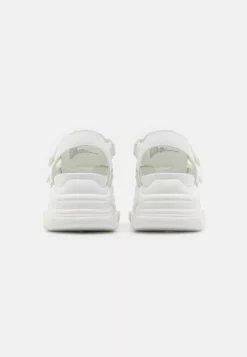 Steve Madden Playfied - Sandales À Plateforme - White 9 Steve Madden Playfied - Sandales À Plateforme - White -Steve Madden Boutique 984627eab05840abaa7be6db1af1bce9 scaled