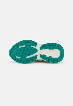 Steve Madden Standout - Baskets Basses - White/Emerald 14 Steve Madden Standout - Baskets Basses - White/Emerald -Steve Madden Boutique 9e40b14639f54bb9886c3bb00dea5c53 scaled