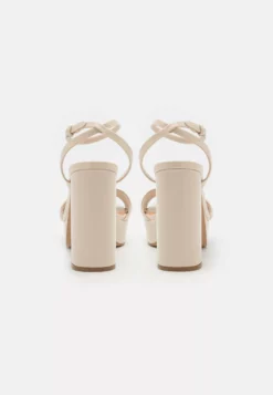 Steve Madden Lessa - Sandales À Plateforme - Bone 9 Steve Madden Lessa - Sandales À Plateforme - Bone -Steve Madden Boutique b8b47548040c4564b213ec76dc044d9d scaled
