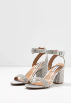 Steve Madden Malia - Sandales - Silver -Steve Madden Boutique c0ead34f64aa435e83741fcef41f0008 scaled