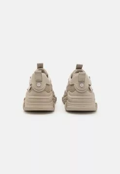 Steve Madden Possession - Baskets Basses - Greige 9 Steve Madden Possession - Baskets Basses - Greige -Steve Madden Boutique d6b3491ce3954c60a67ac1b1a262b76a scaled